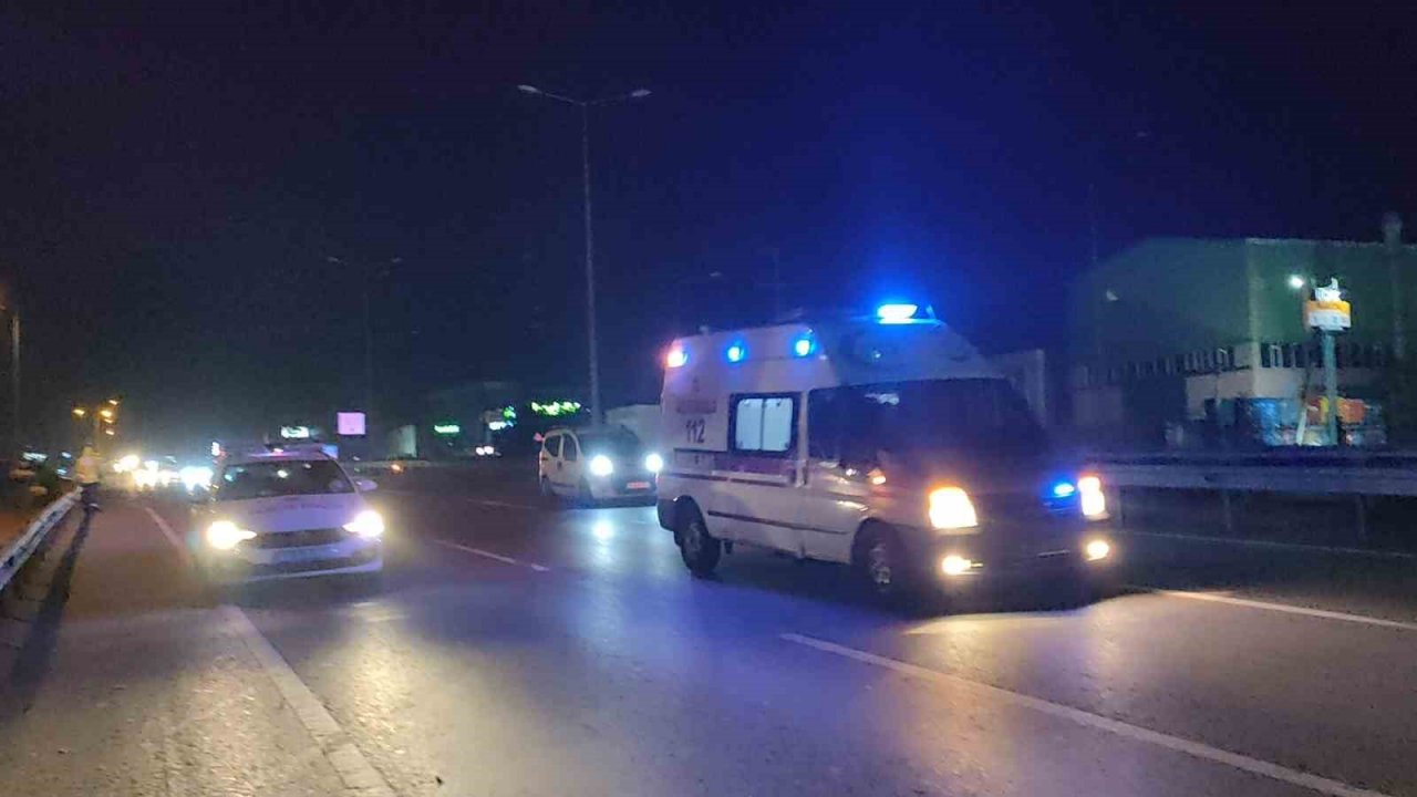 D-100’de otomobil, hafif ticari araca çarptı