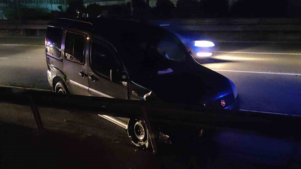 D-100’de otomobil, hafif ticari araca çarptı