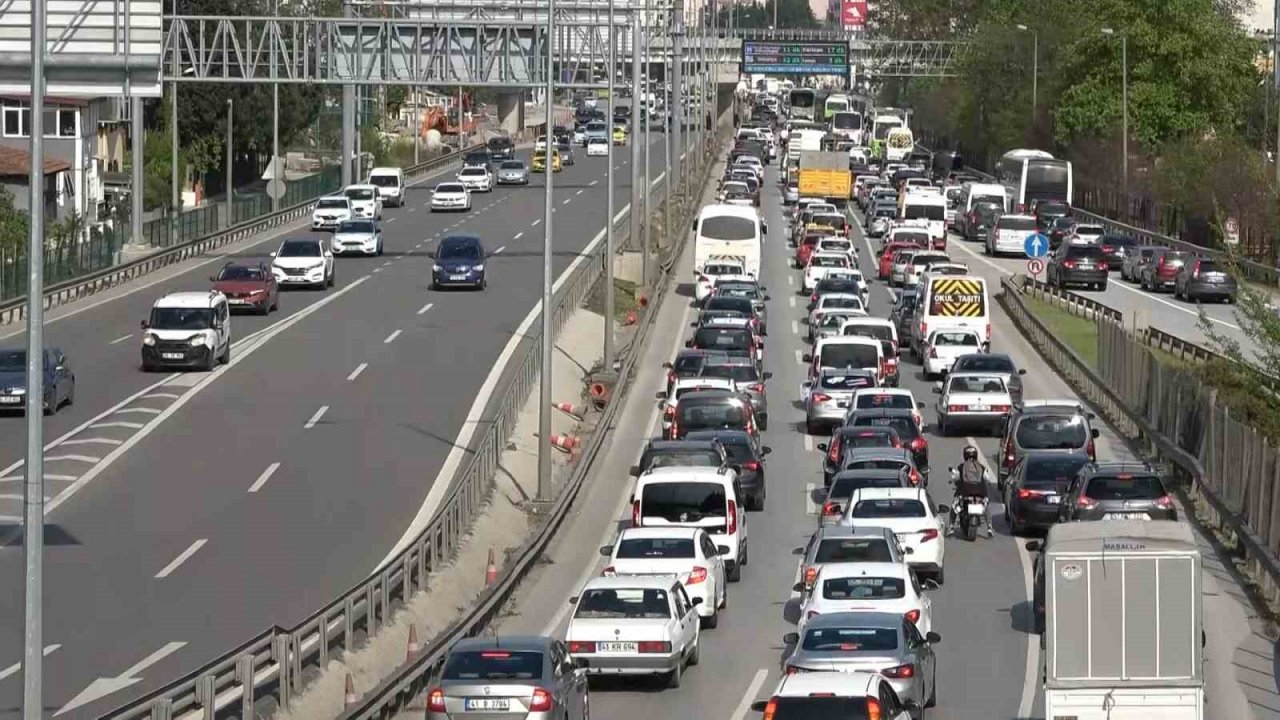 D-100’de yoğun trafik