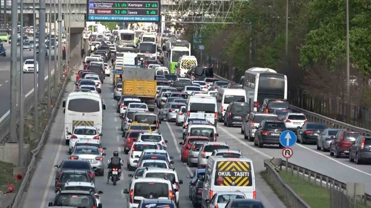 D-100’de yoğun trafik