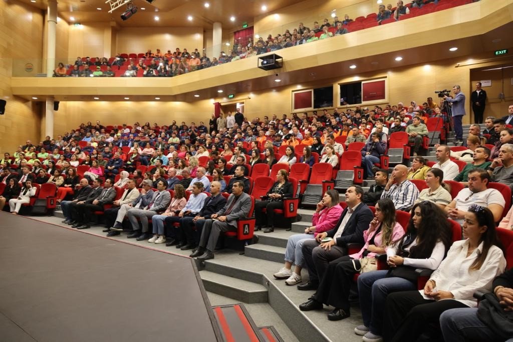 Başkan Oktay: "Biz büyük bir aileyiz"