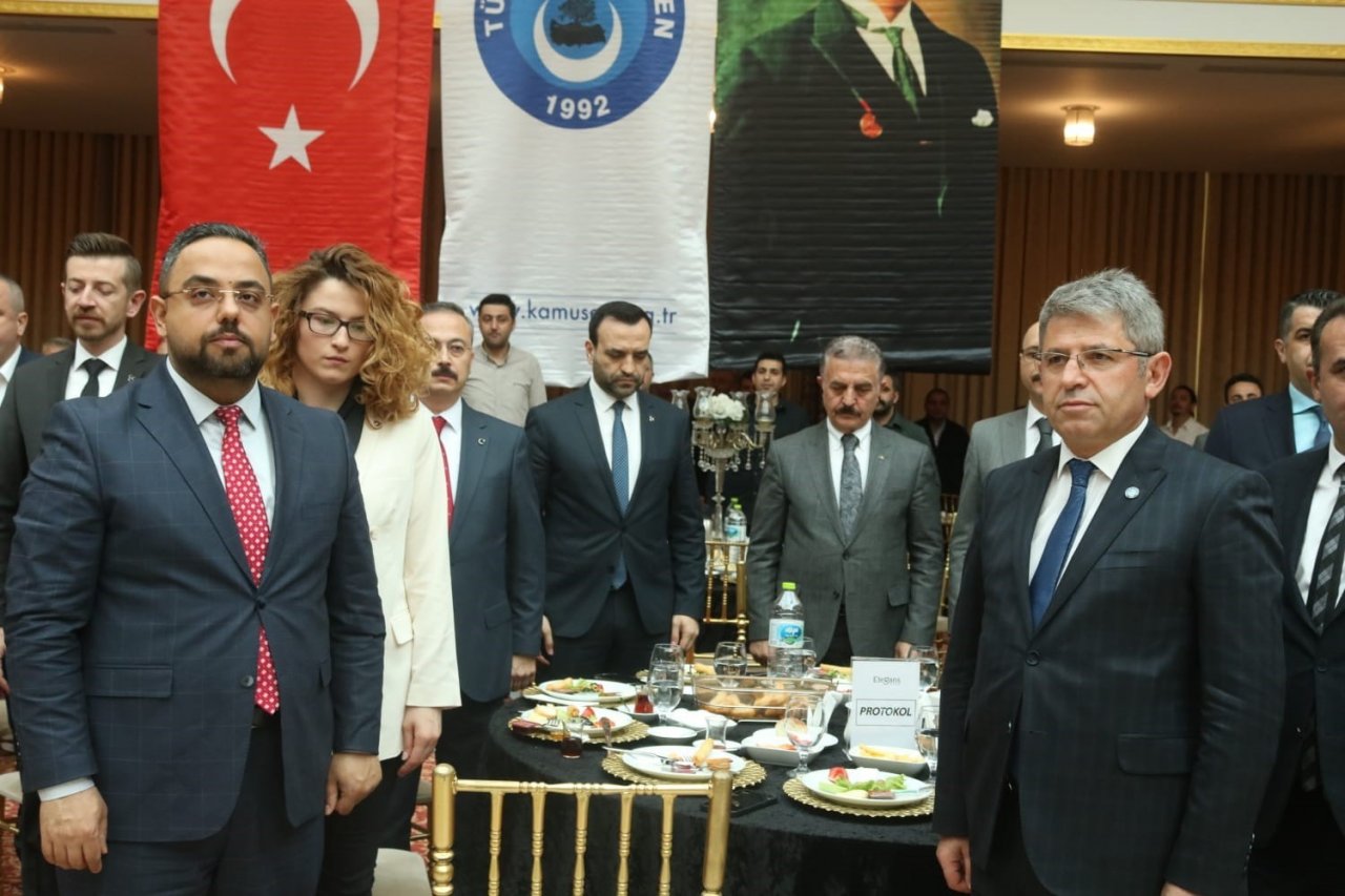 MHP Genel Sekreteri Büyükataman: “Demokrasinin olmadığı bir ülkede gayrimeşru TKP’nin seçimlerde boy göstermesini düşünmek mümkün mü?”