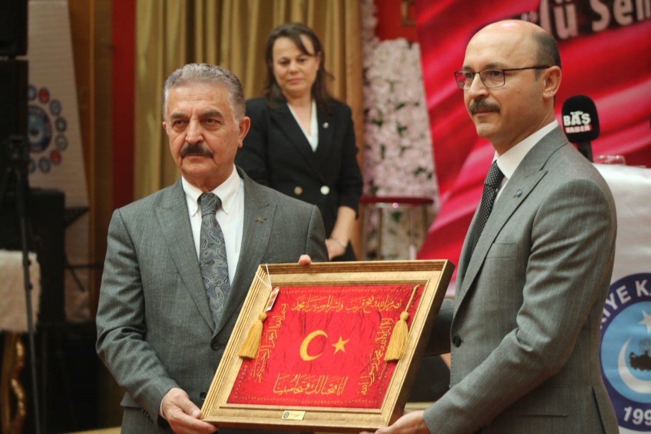 MHP Genel Sekreteri Büyükataman: “Demokrasinin olmadığı bir ülkede gayrimeşru TKP’nin seçimlerde boy göstermesini düşünmek mümkün mü?”