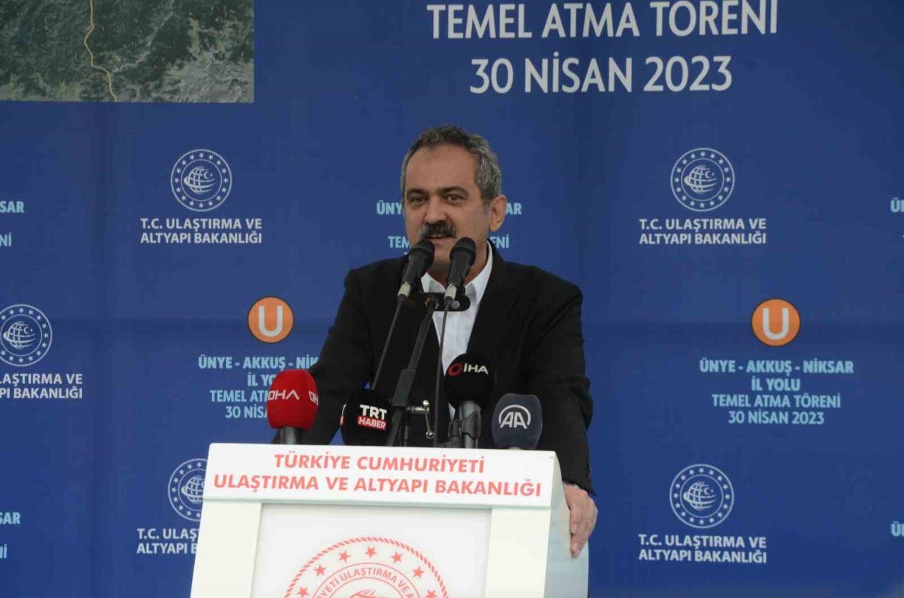 Bakan Karaismailoğlu ve Bakan Özer, Ordu’da yol temel atma programında konuştu