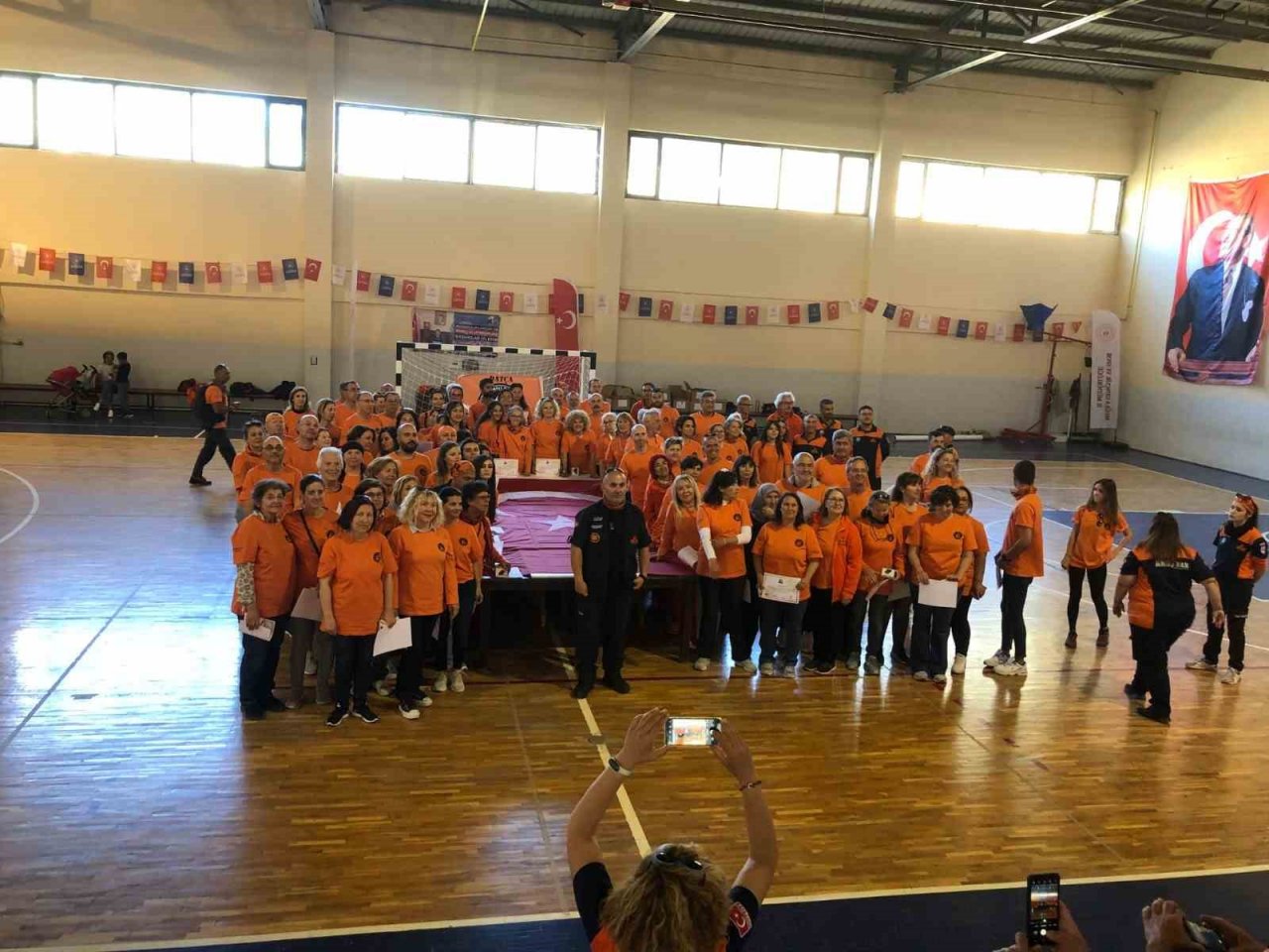 Mahalli Afet Gönüllüleri törenle sertifikalarını aldı