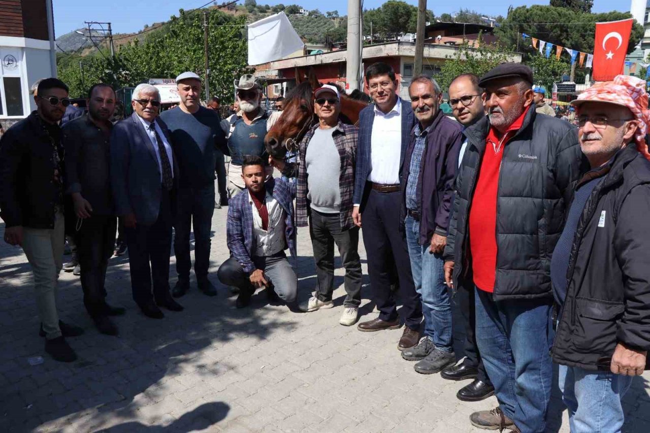 Nazilli’de rahvan at yarışı geleneği bozulmadı