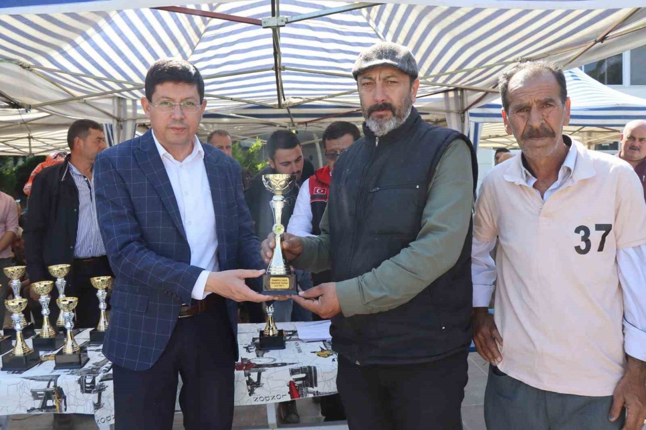 Nazilli’de rahvan at yarışı geleneği bozulmadı