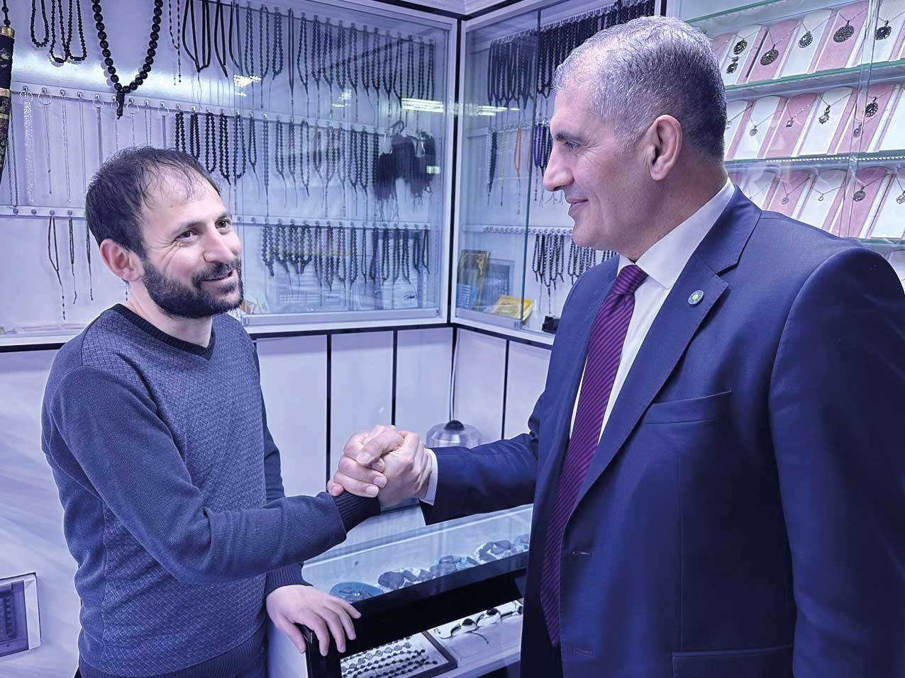 Kaya, Taşhan esnafını dinledi