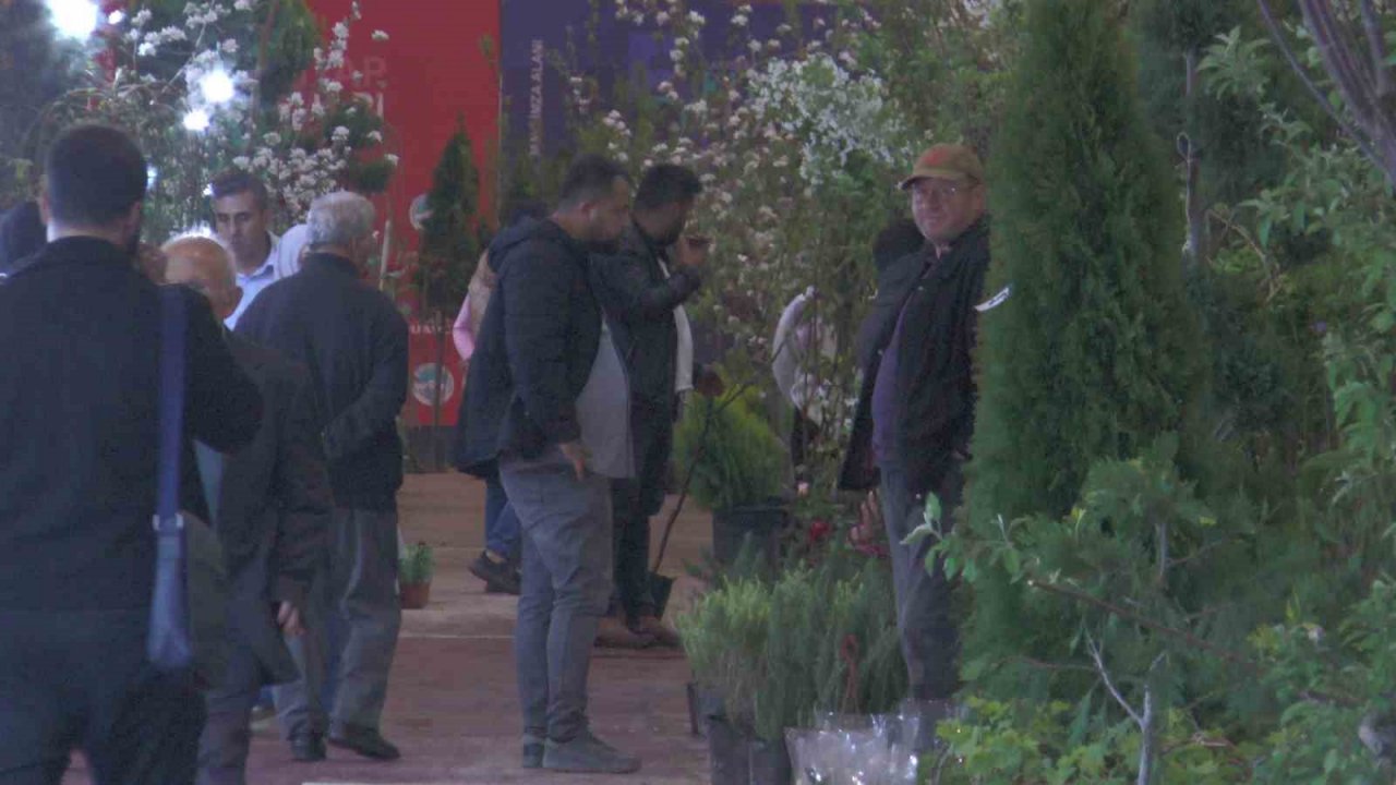 Kayseri Yöresel Ürünler ve Bahçe Botanik Fuarı ziyaretçilerini ağırlamaya devam ediyor