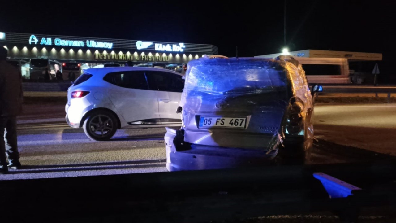 Sungurlu’da 3 araç birbirine girdi