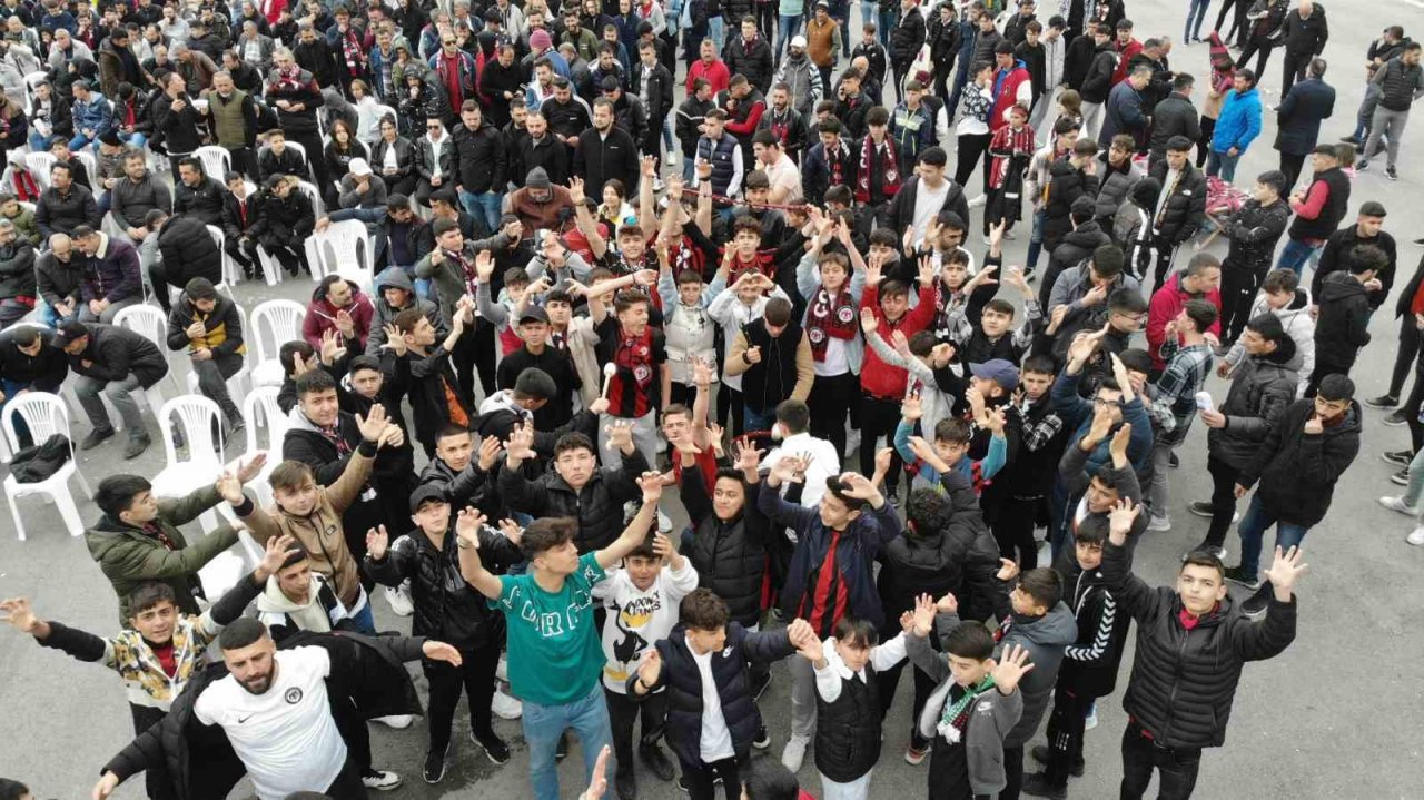 Şampiyonluk mücadelesi veren Çorum FK’ya taraftar desteği