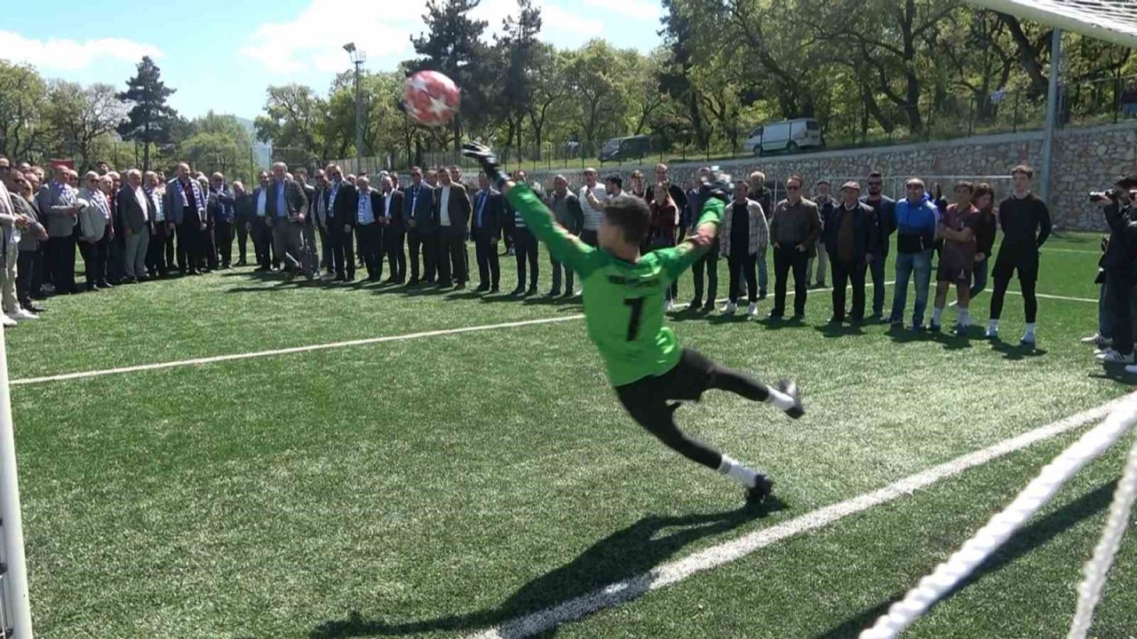 Akköy Futbol Sahası ve Spor Tesisleri törenle açıldı