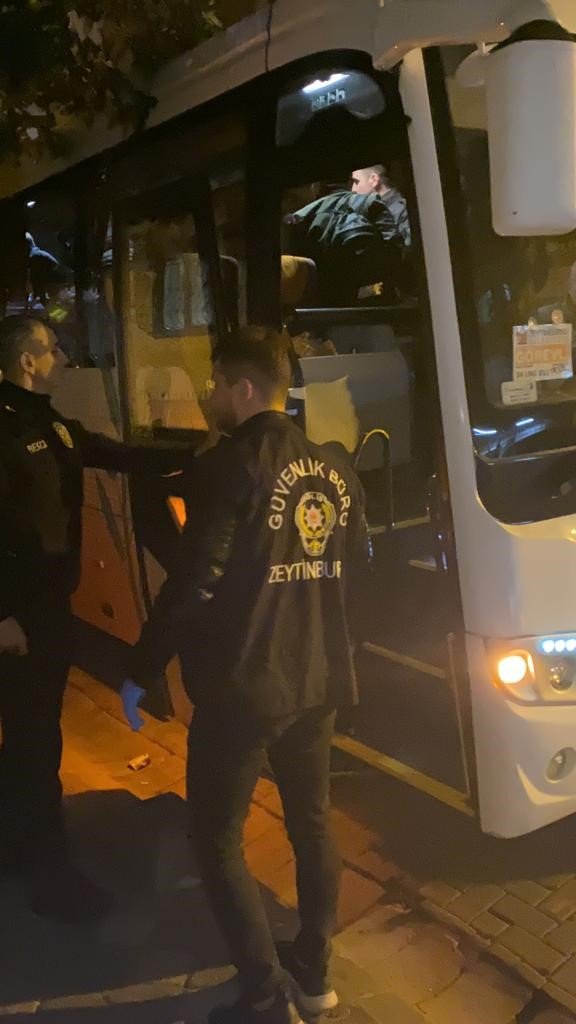 Zeytinburnu’nda bin 474 kaçak göçmen sınır dışı edildi