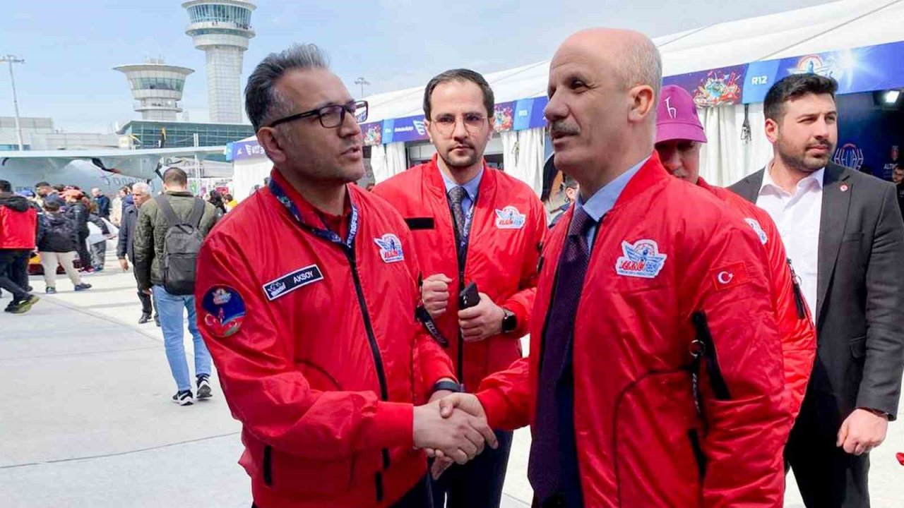 YÖK Başkanı Özvar, SÜ standını gezdi