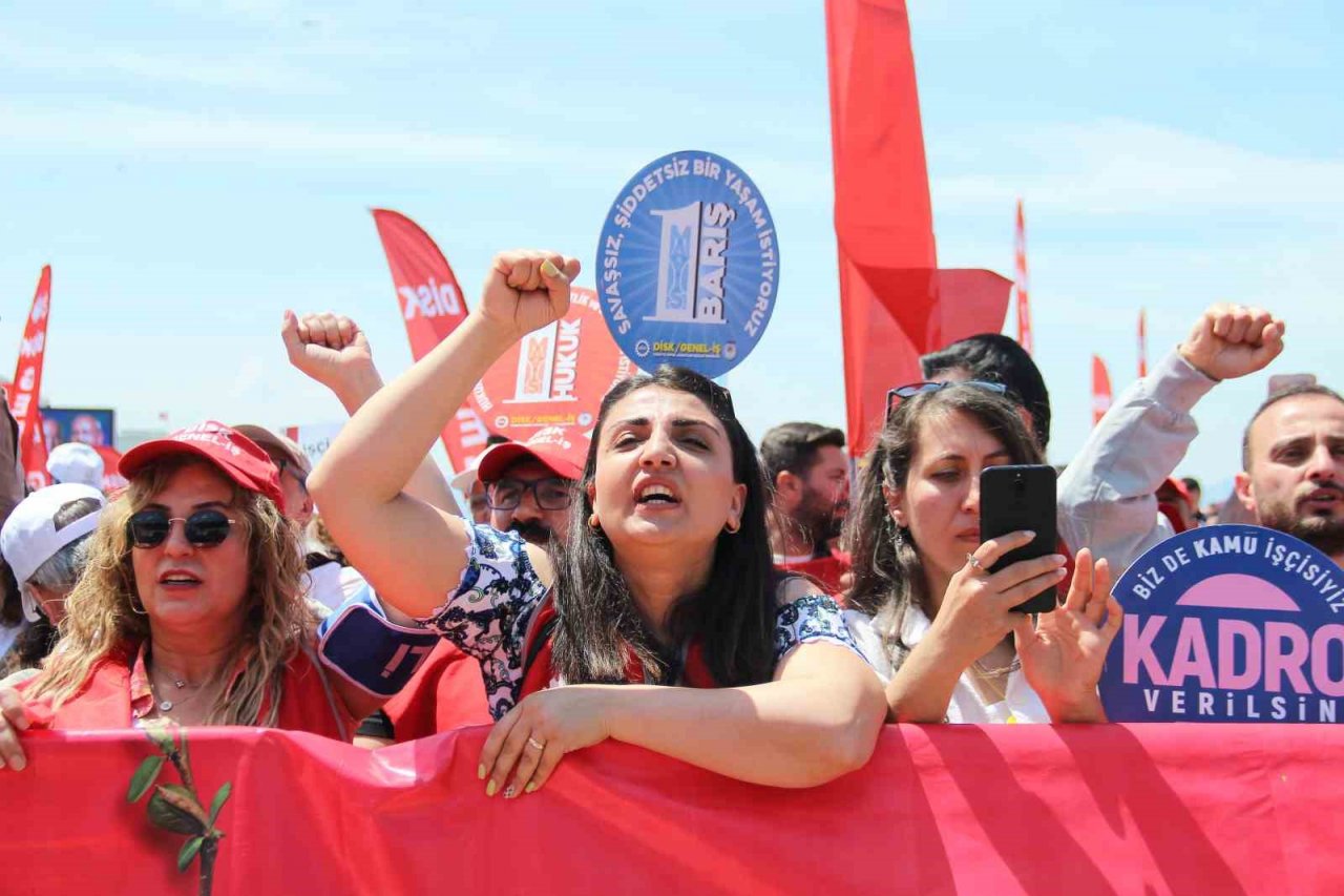 1 Mayıs, İzmir’de coşkuyla kutlandı