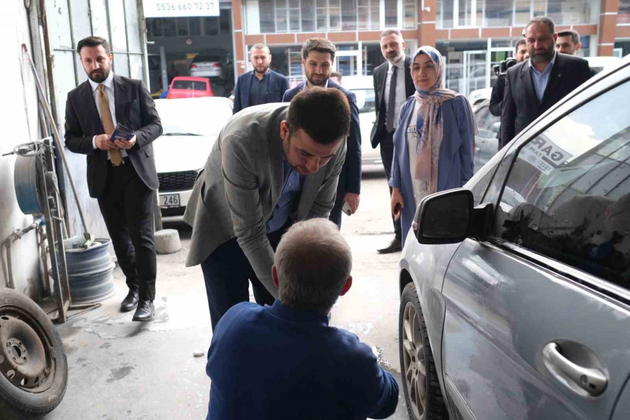 AK Parti İstanbul Milletvekili adayı Ramazan Arkan 1 Mayıs’ta işçiler ile buluştu