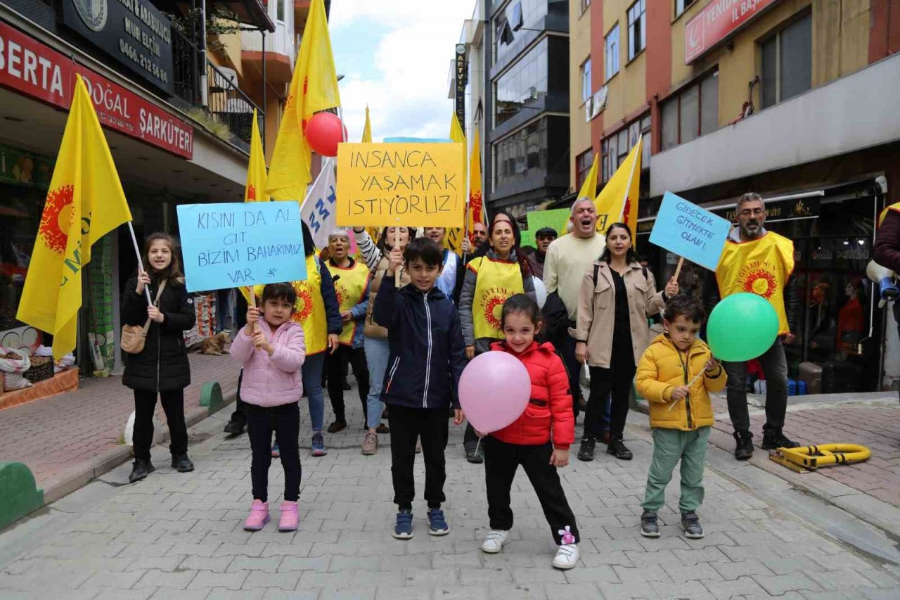 Artvin’de 1 Mayıs coşkusu