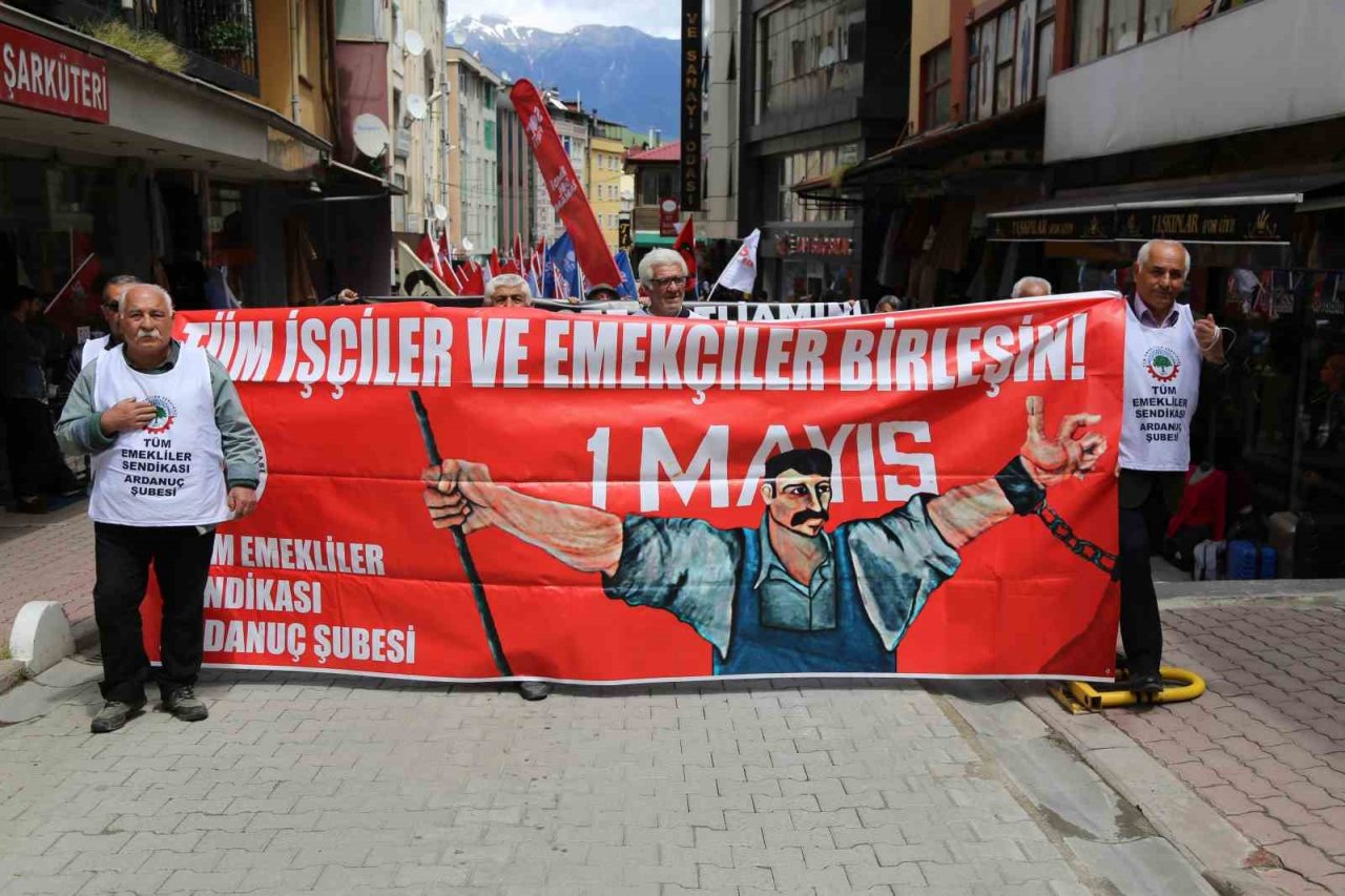 Artvin’de 1 Mayıs coşkusu