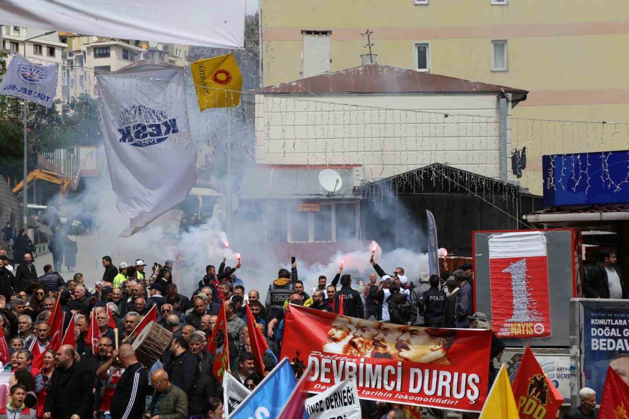 Artvin’de 1 Mayıs coşkusu