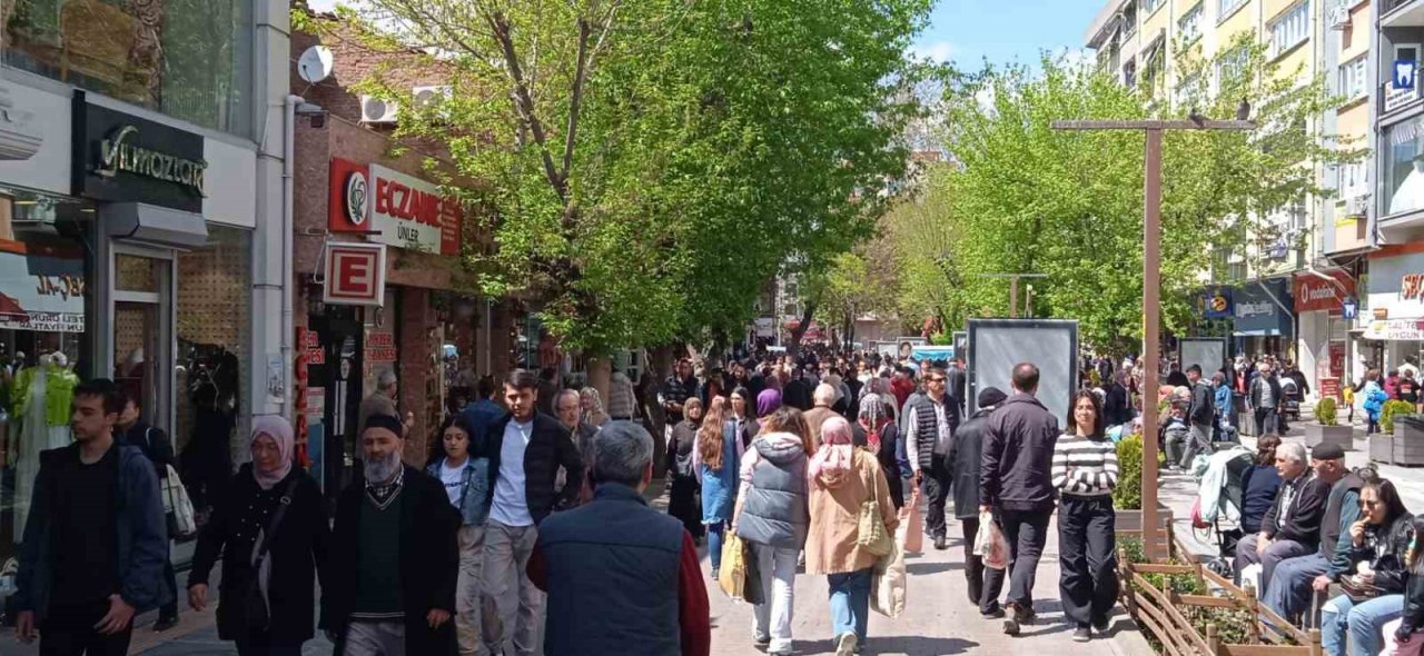 1 Mayıs tatilini fırsat bilen vatandaşlar güzel havanın keyfini çıkardı