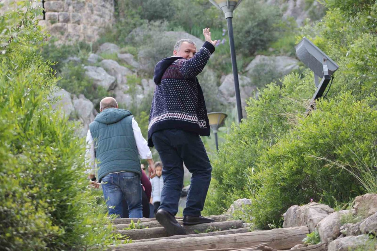 Tarih ve doğa zengini Kozan’a tatilde ziyaretçi akını