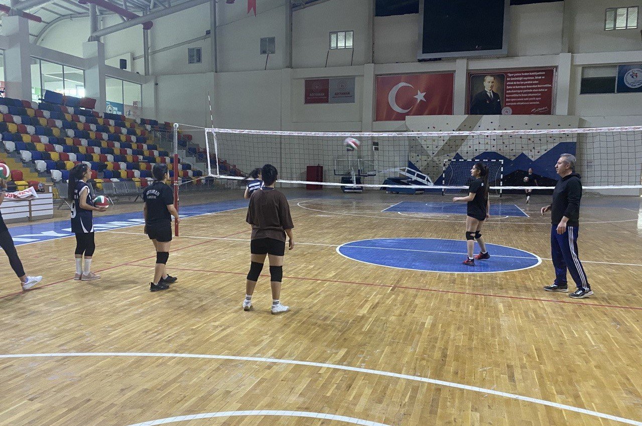 Depremde hayatını kaybeden arkadaşları için mücadele edecekler