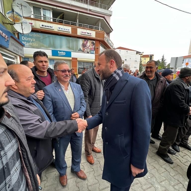 AK Parti Gediz’de seçim irtibat bürosu açtı