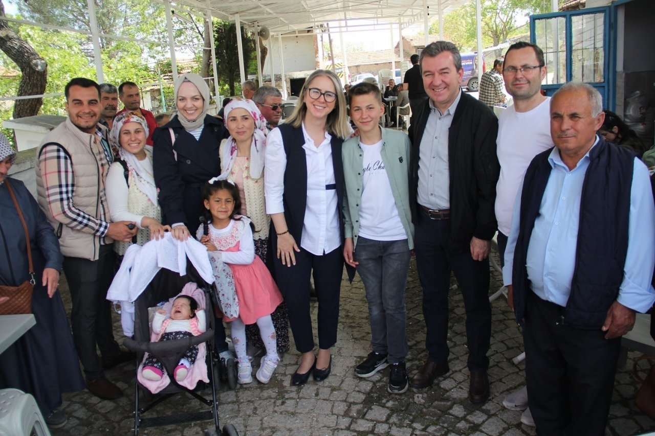 AK Parti’li Çankırı, muhalefetin İzmir reklamına yüklendi