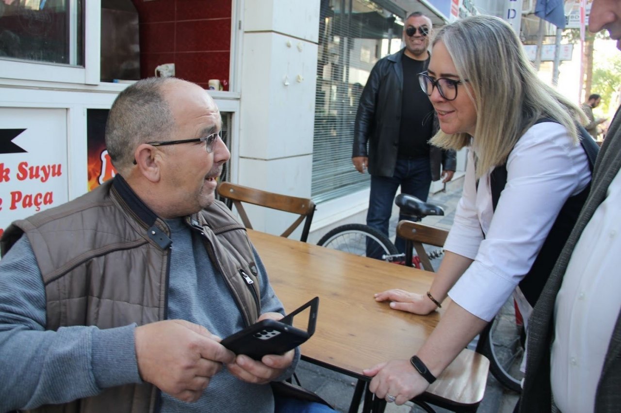AK Parti’li Çankırı, muhalefetin İzmir reklamına yüklendi