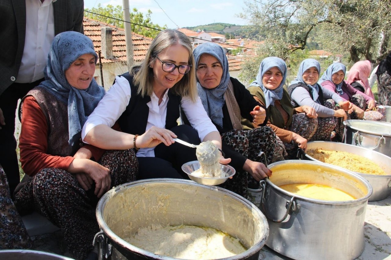 AK Parti’li Çankırı, muhalefetin İzmir reklamına yüklendi