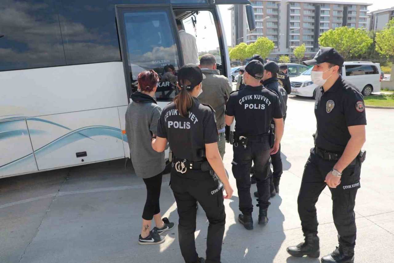 Antalya’da 114 personelin katımıyla yapılan operasyonda 81 şahıs yakalandı
