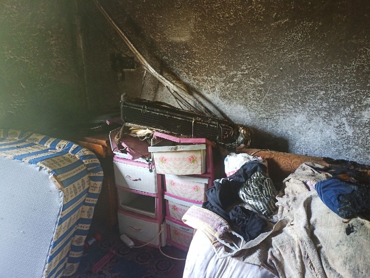 Evin zemin katında çıkan yangında 1 kişi yaralandı