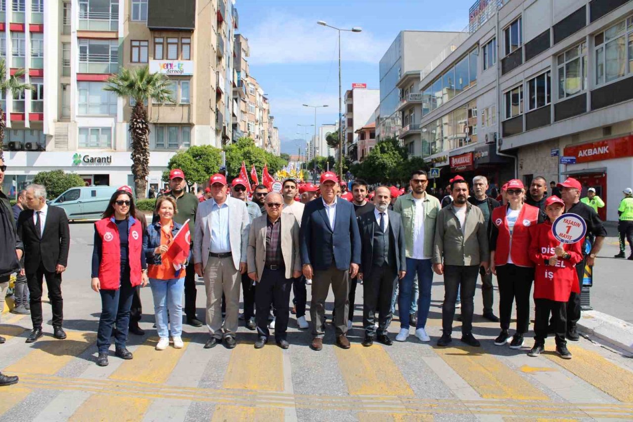 Efeler Belediyesi işçileri, 1 Mayıs yürüyüşüne katıldı