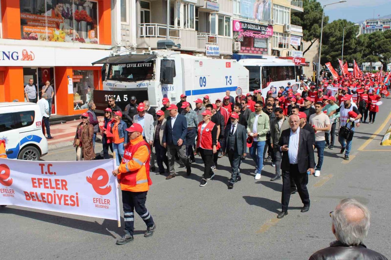 Efeler Belediyesi işçileri, 1 Mayıs yürüyüşüne katıldı
