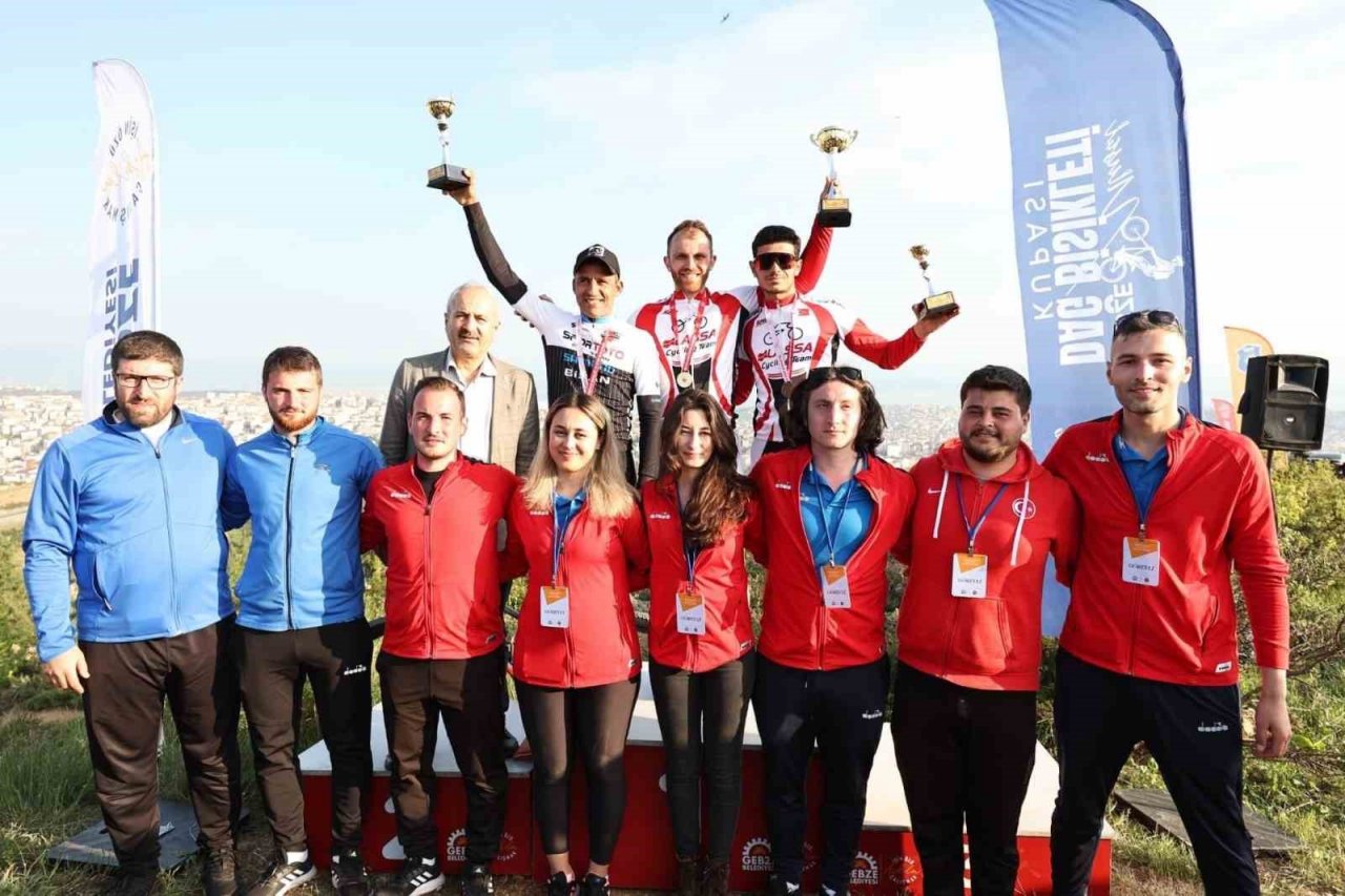 Zorlu parkurda kıran kırana mücadele