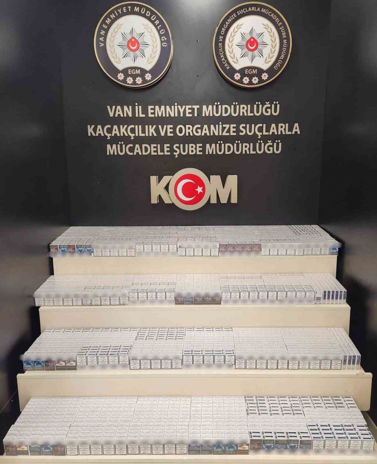 Van’da bir koli İran Riyali ele geçirildi