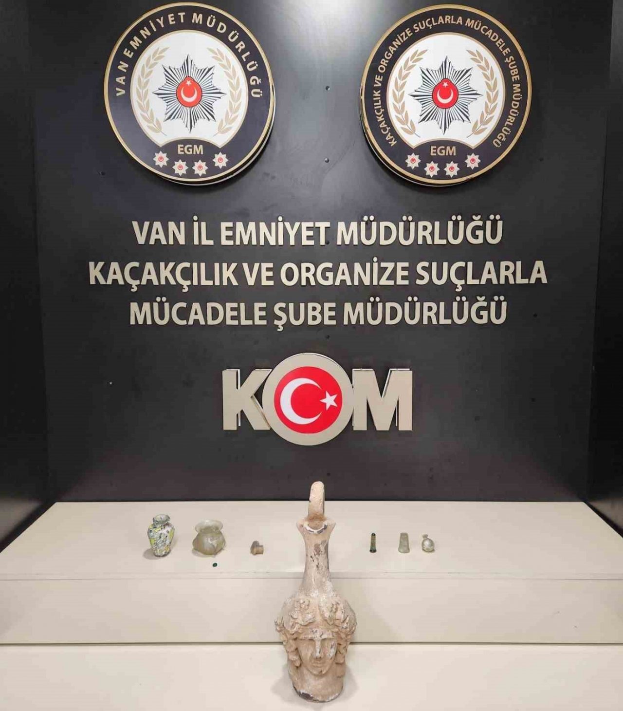 Van’da bir koli İran Riyali ele geçirildi