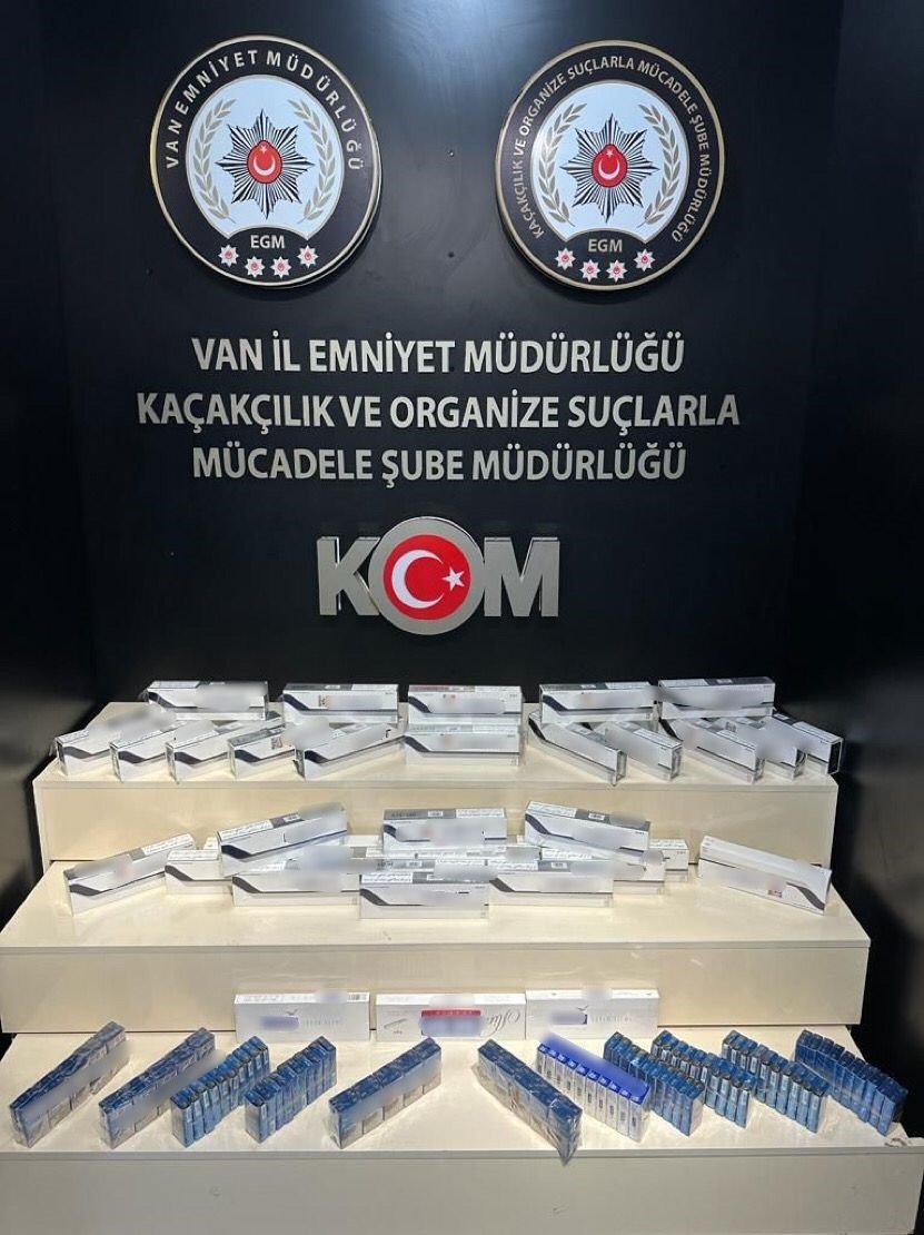 Van’da bir koli İran Riyali ele geçirildi