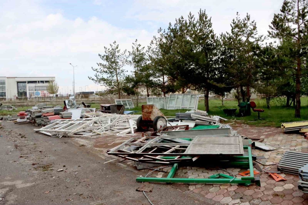 Depremde hasar gören okul yeniden inşa edilecek