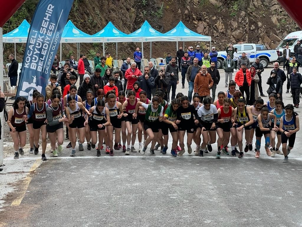 Milli takım dağ koşusu seçmeleri Başiskele’de yapıldı