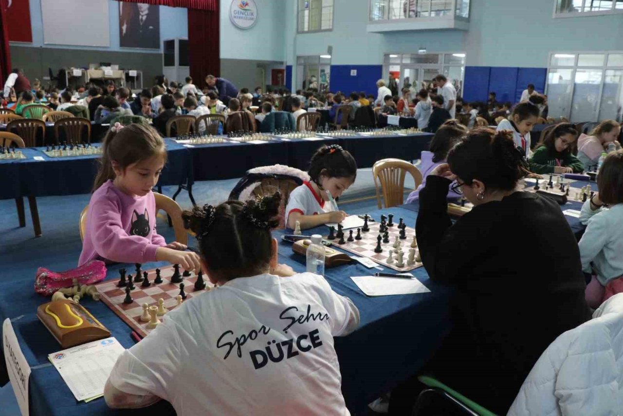 227 sporcu “şah mat” dedi