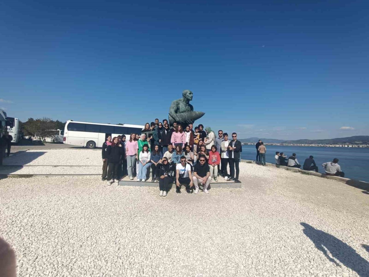 Gediz’de MNA Anadolu Lisesi öğrencileri ücretsiz Çanakkale gezisine götürüldü