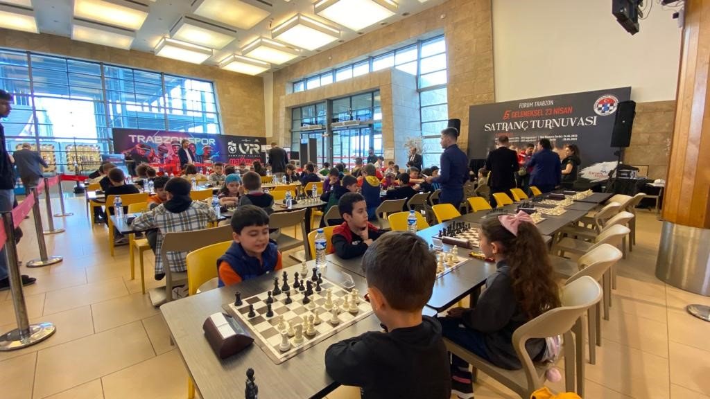 Forum Trabzon’da geleneksel satranç turnuvasının bu yıl 5.’si düzenlendi