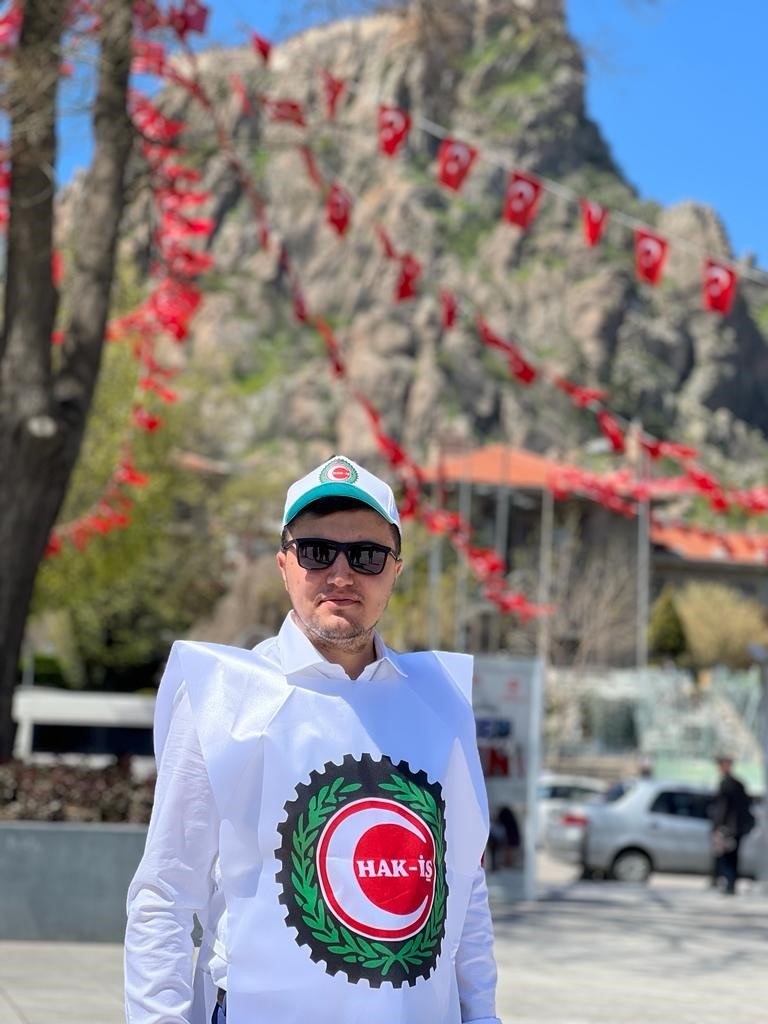 Gürbüz: “Emeğimizin geleceği için omuz omuza mücadele veriyoruz”