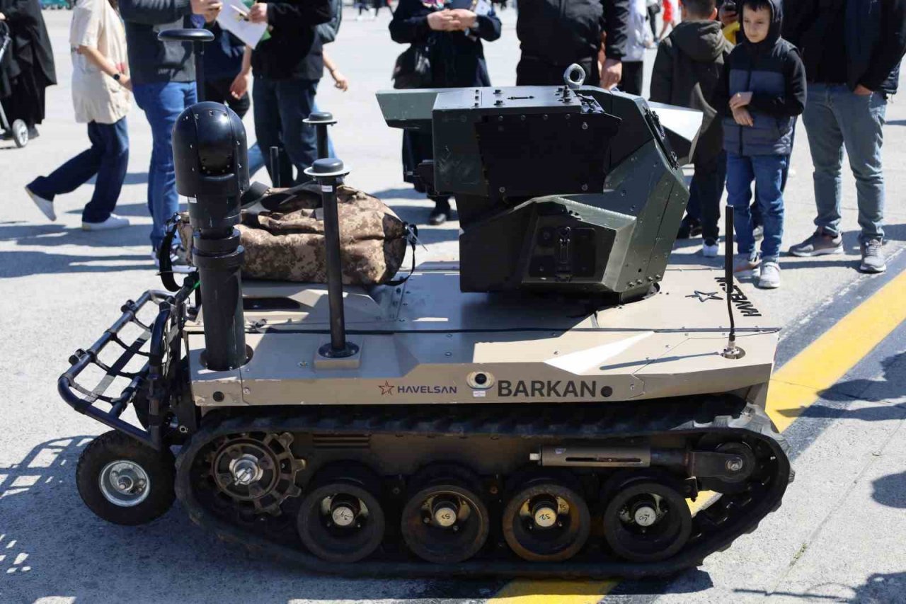 TEKNOFES’te insansız otonom kara aracına yoğun ilgi