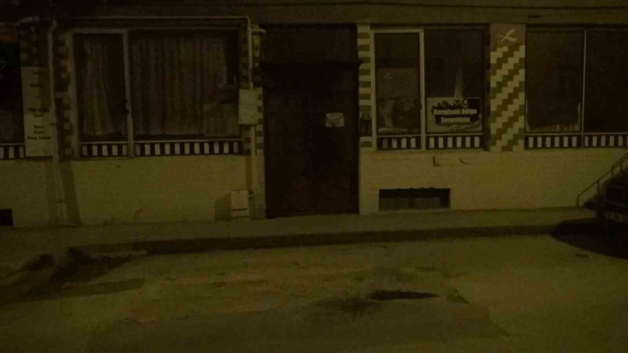 Kaldırımda yürürken husumetlisinin silahla ateş ettiği vatandaş yaralandı