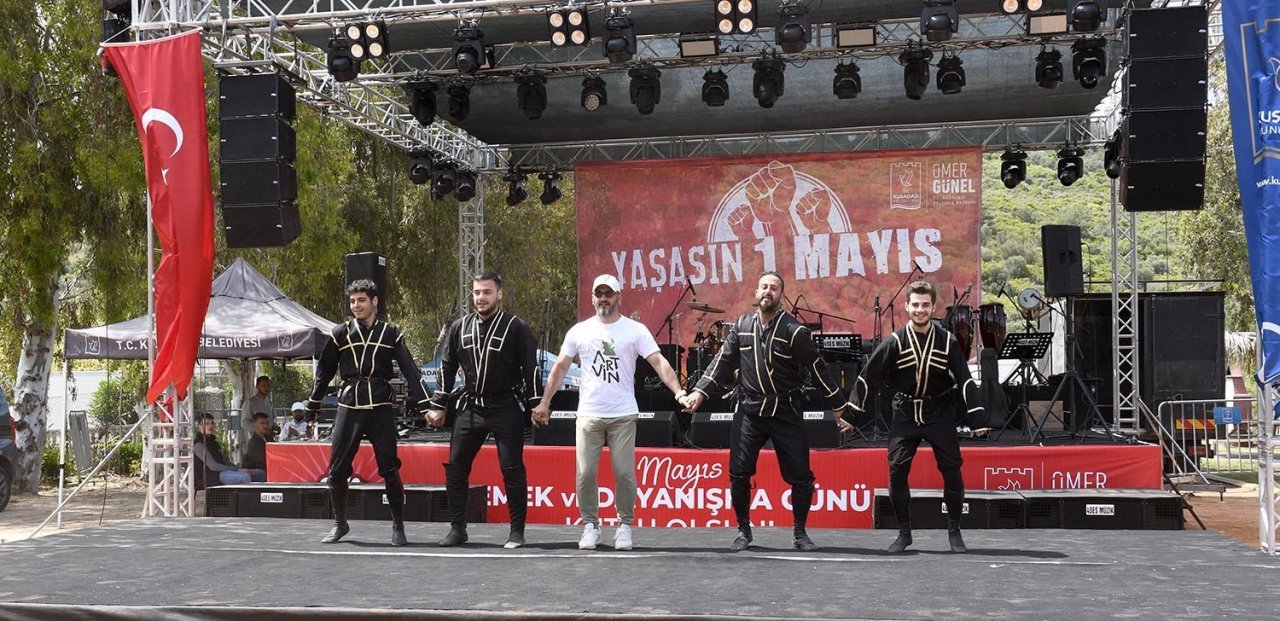 Kuşadası Belediyesi çalışanları 1 Mayıs’ı piknik yaparak kutladı