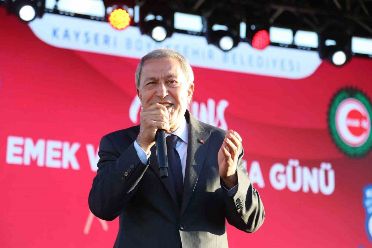 Bakan Akar: "Hiçbir işçinin hakkını yedirmedik yedirmeyeceğiz”