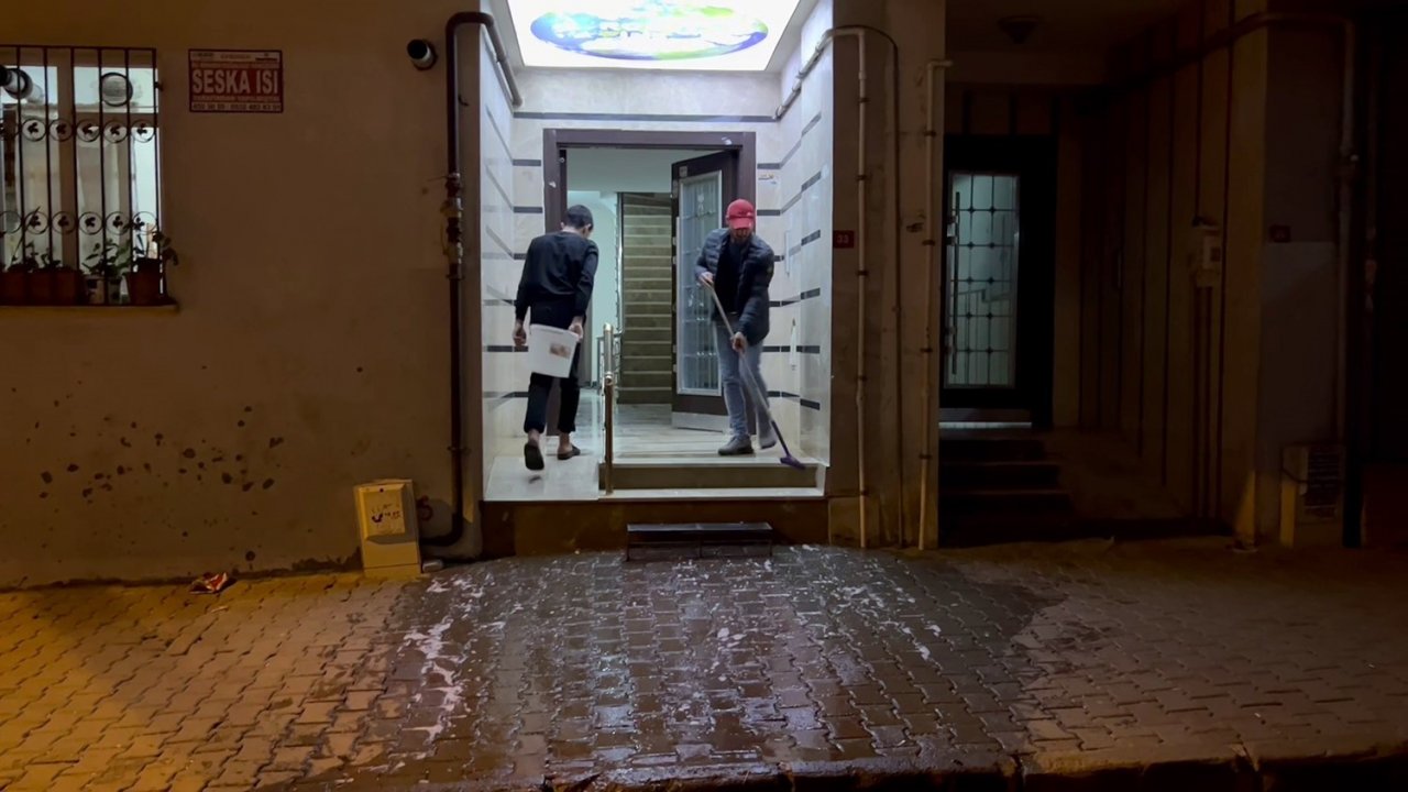 Başakşehir’de platonik aşk cinayeti, aşık olduğu kadını sokak ortasında öldürüp intihar etti