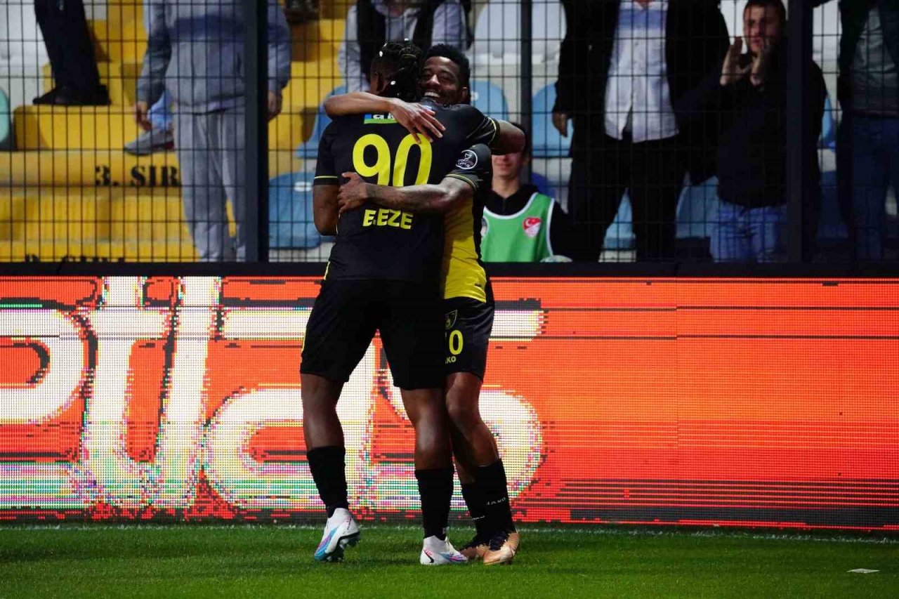 Spor Toto Süper Lig: İstanbulspor: 1 - Giresunspor: 0 (Maç devam ediyor)